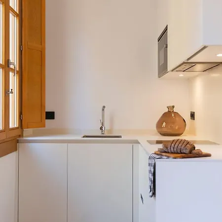 - Gracia 2-b 巴塞罗那